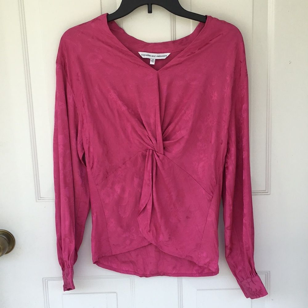 Cupcakes & Cashmere pink twist front silky floral print blouse size small